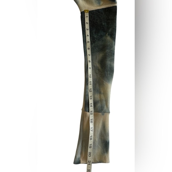 Earthbound Trading Co Tie Die Long Sleeve Thumbhole Size XXL - NWT - Picture 8 of 12